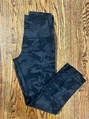 lululemon Wunder Unders | Size 4 | Black Camo